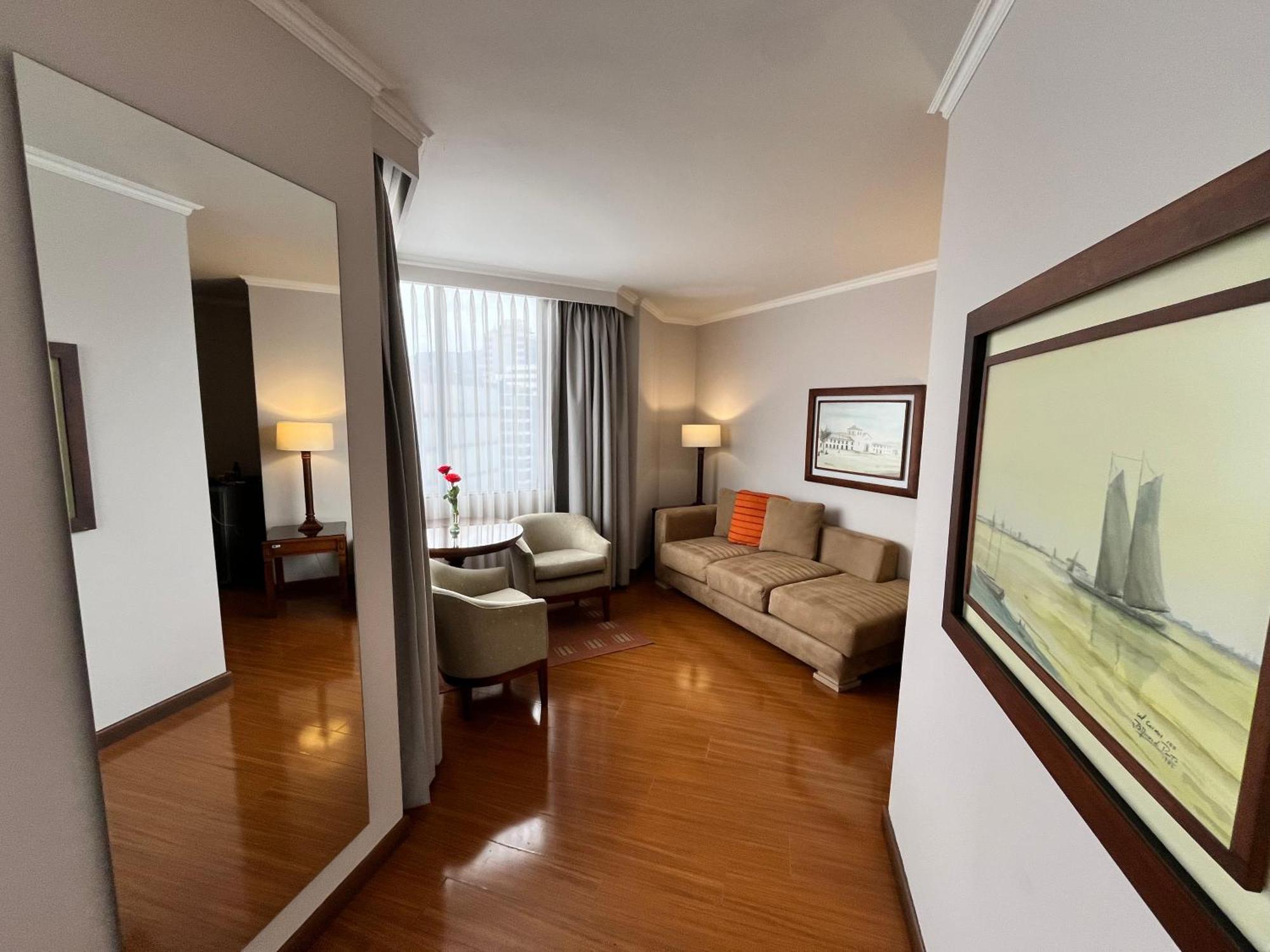 科斯莫斯100号酒店及会议中心 波哥大 外观 照片 A room in the hotel